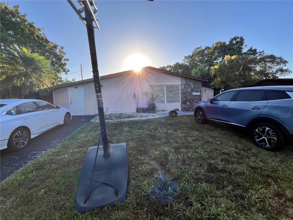 15801 SW 99th Pl, Miami, Florida 33157, image 1