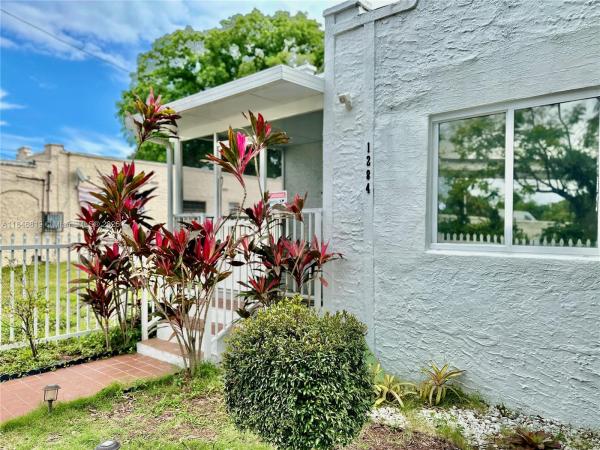 1284 NW 39th St, Miami, Florida 33142, image 1