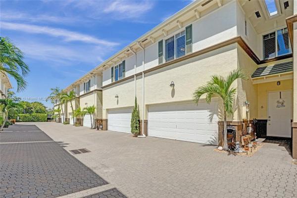Parrot Cove, 518 N Federal Hwy #6, Lake Worth Beach, Florida 33460, image 1