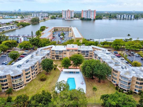 1201 NE 191st St #G101, Unincorporated Dade County, Florida 33179, image 1