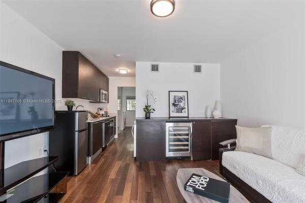 Etruria, 1550 Pennsylvania Ave #123, Miami Beach, Florida 33139, image 2