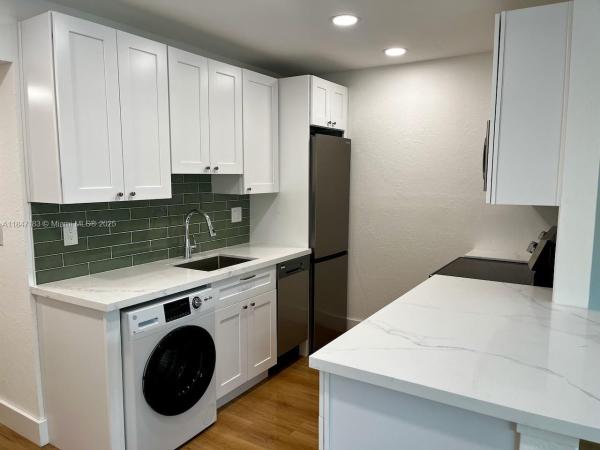 Plaza, 926 Michigan Ave #15, Miami Beach, Florida 33139, image 1