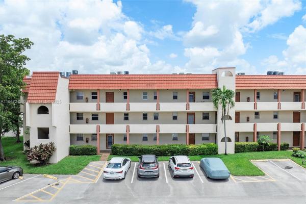 Sunrise Lakes 1, 2800 W Sunrise Lakes Dr #202, Sunrise, Florida 33322, image 1