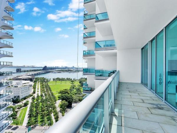 900 Biscayne Bay, 900 Biscayne Blvd #2412, Miami, Florida 33132, image 1