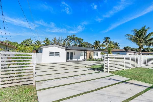 225 NE 150th St, Miami, Florida 33161, image 1