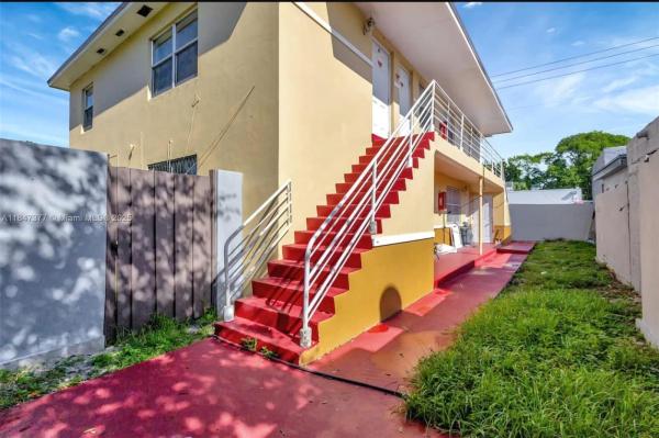 Freshwater, 1006 10th St, West Palm Beach, Florida 33401, image 1
