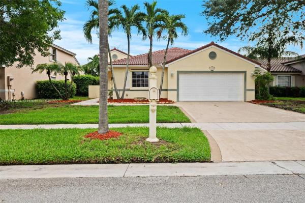 Chapel Oaks, 18845 NW 1st St, Pembroke Pines, Florida 33029, image 1