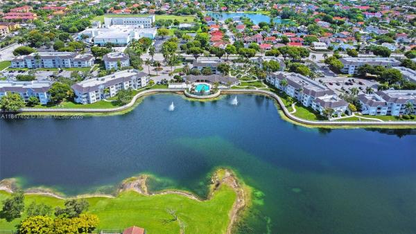 Le Club At Old Cutler, 8660 SW 212 St 101, Cutler Bay, Florida 33189, image 1