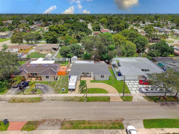 Boulevard Heights, 1319 N 74th Ter, Hollywood, Florida 33024, image 3