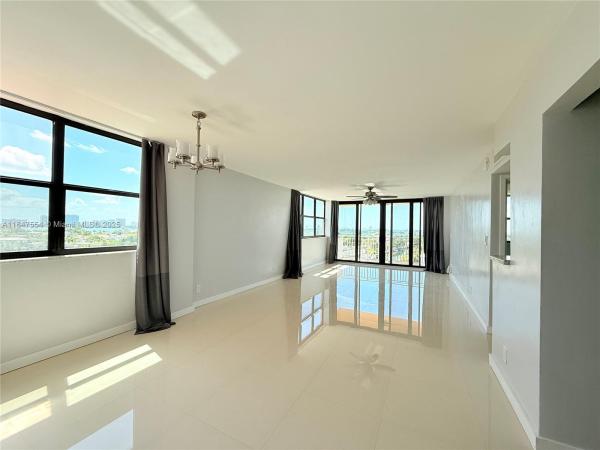 North Miami, Florida 33181, image 1