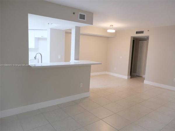 La Via, 9640 NW 2nd St #5206, Pembroke Pines, Florida 33024, image 2