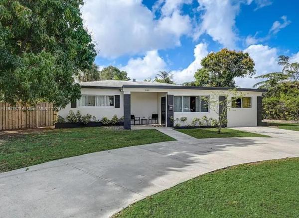 Lakeway, 800 SW 26th Ct, Fort Lauderdale, Florida 33315, image 2