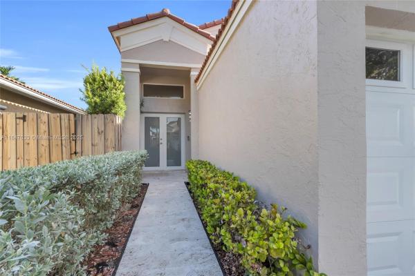 Poinciana At Kendall, 11727 SW 93rd Ter, Kendall, Florida 33186, image 3