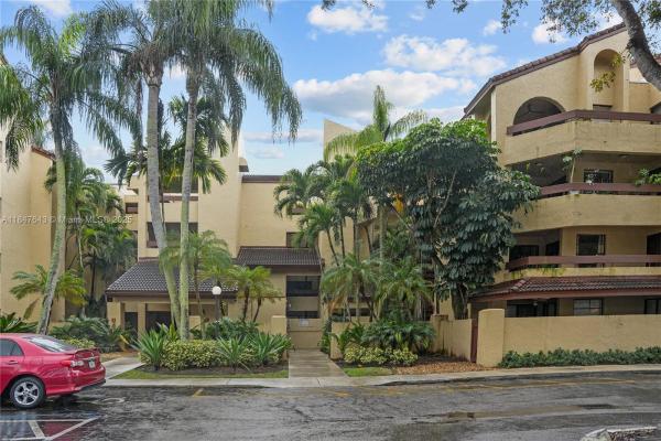 Kenland Pointe, 9285 SW 125th Ave #103, The Crossings, Florida 33186, image 2