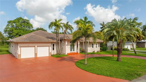 424 Bayberry Dr, Plantation, Florida 33317, image 1