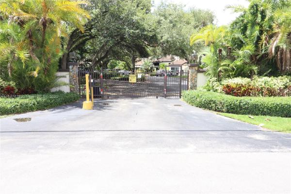Cherry Grove Club Estates, 8626 SW 94th St, Kendall, Florida 33156, image 3