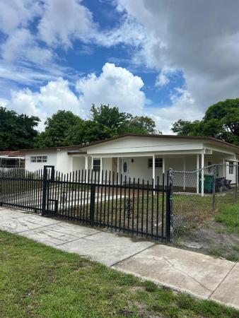 Fleetwood Gardens, 2040 NW 185th Ter, Miami Gardens, Florida 33056, image 3