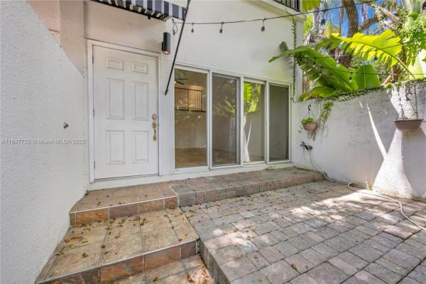 Peppertree Village Townhouses, 2970 Day Ave #3201, Miami, Florida 33133, image 3