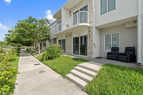 13722 SW 259th Ln, Homestead, Florida 33032, image 1