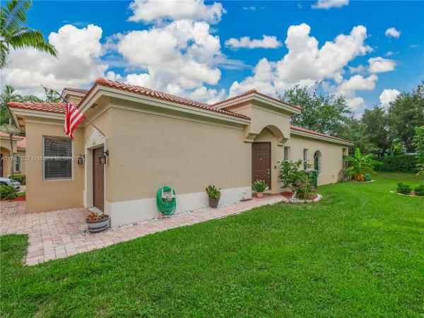 3910 NE 10th Dr, Homestead, Florida 33033, image 1