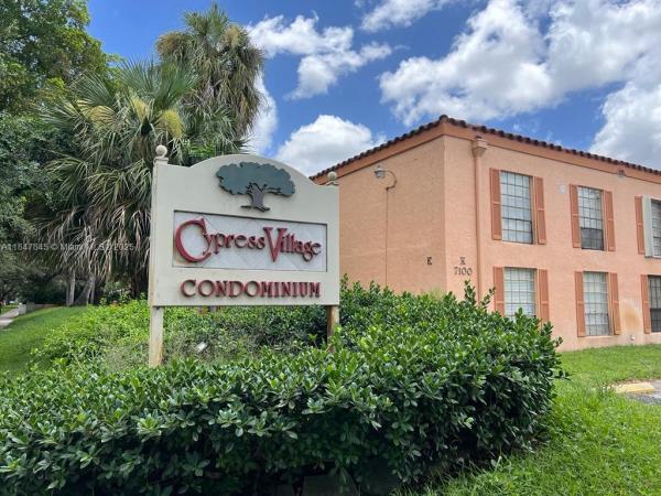 Cypress Village, 7160 Fairway Dr #J18, Miami Lakes, Florida 33014, image 1