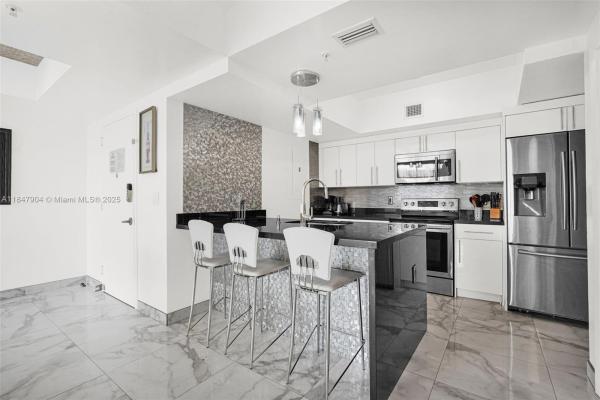King David Of Sunny Isles, 17555 Atlantic Blvd #504, Sunny Isles Beach, Florida 33160, image 1