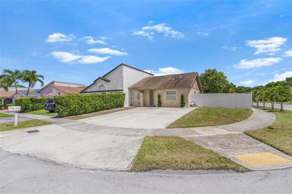 15464 SW 68th Ln, Miami, Florida 33193, image 1