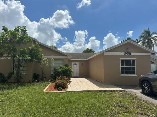 19551 NW 57th Pl, Hialeah, Florida 33015, image 1