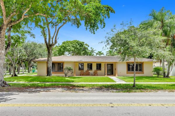 Miami Lakes Residential, 6851 Miami Lakeway S, Miami Lakes, Florida 33014, image 1