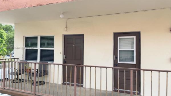 Star Paradise, 415 NE 2nd St #223, Hallandale Beach, Florida 33009, image 1