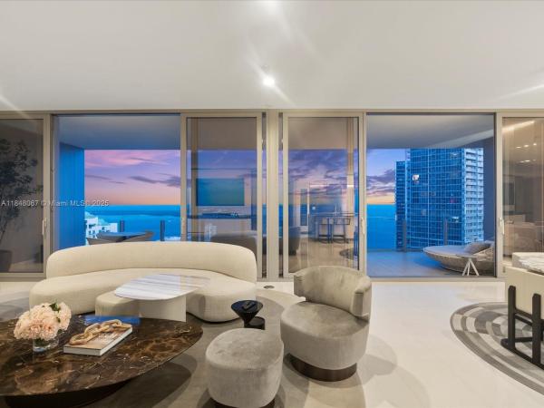 300 Biscayne Blvd Way #4502, Miami, Florida 33131, image 3