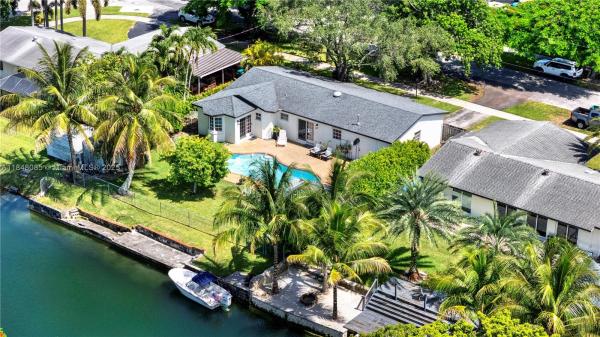 Bel Aire, 9811 SW 195th St, Cutler Bay, Florida 33157, image 1