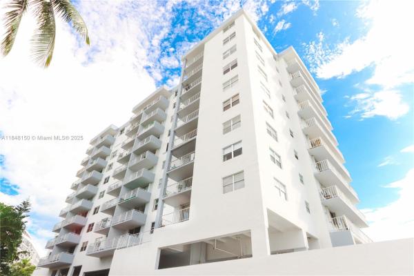 Stanton House, 6900 Bay Dr #3I, Miami Beach, Florida 33141, image 1