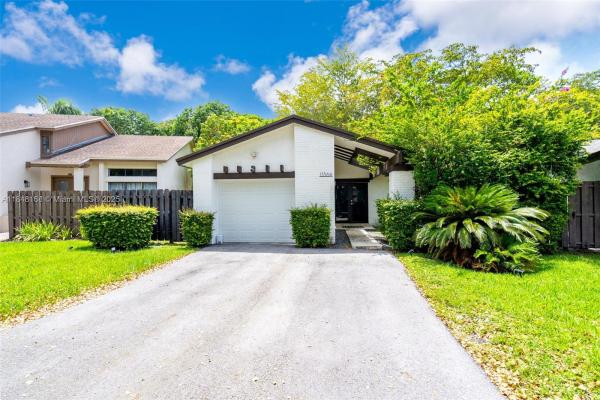 13564 SW 108th Street Cir N, Miami, Florida 33186, image 1