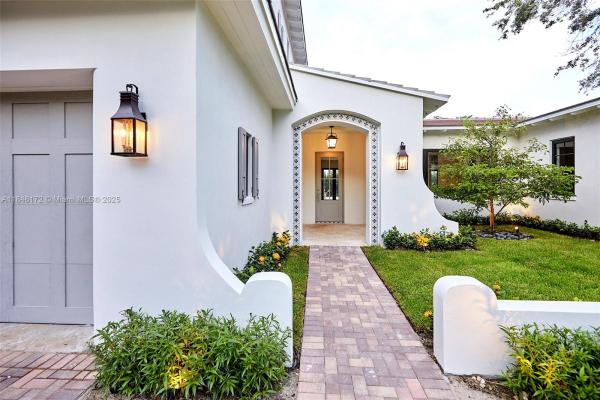 Granada, 2015 Country Club Prado, Coral Gables, Florida 33134, image 3