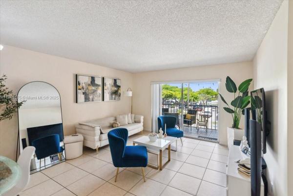 Country Lane, 17000 NW 67 Ave 347, Hialeah, Florida 33015, image 1