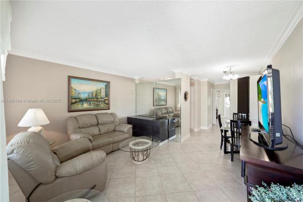 Berkeley Diplomat, 900 Atlantic Shores Blvd #215, Hallandale Beach, Florida 33009, image 2