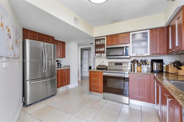 Parc Central Aventura South, 3300 NE 191st St #1213, Aventura, Florida 33180, image 3