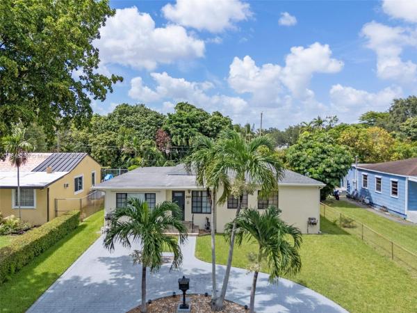 249 Carlisle Dr, Miami, Florida 33166, image 1