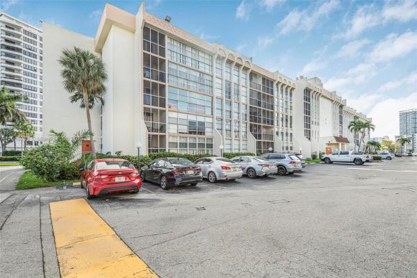 De Soto Park South, 501 Three Islands Blvd #519, Hallandale Beach, Florida 33009, image 1