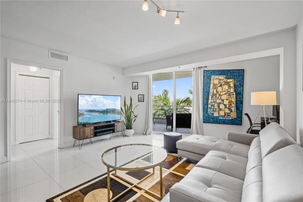 Casablanca Villas, 6362 Collins Ave #304, Miami Beach, Florida 33141, image 1