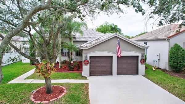 Heritage Lake, 856 Heritage Dr, Weston, Florida 33326, image 2
