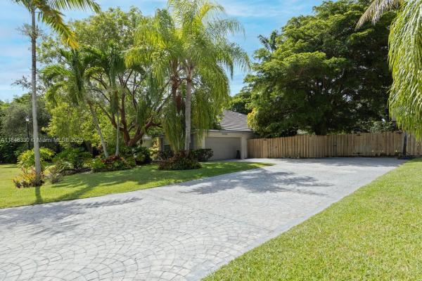 Cutler Country Groves, 7962 SW 185th St, Cutler Bay, Florida 33157, image 2