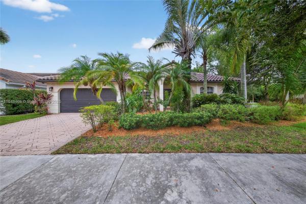 Verona Lake, 704 Lake Blvd, Weston, Florida 33326, image 1
