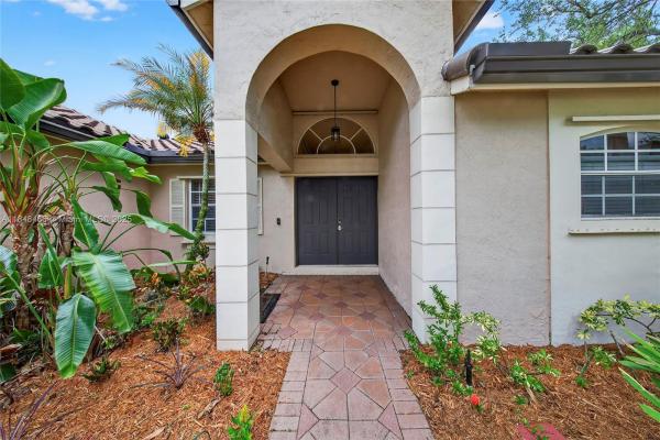 Verona Lake, 704 Lake Blvd, Weston, Florida 33326, image 2