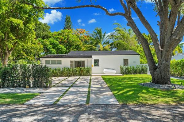 Biscayne Lawn, 1003 NE 115th St, Biscayne Park, Florida 33161, image 1