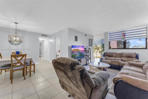 Versailles Gardens, 9440 W Flagler St #203, Fountainebleau, Florida 33174, image 2