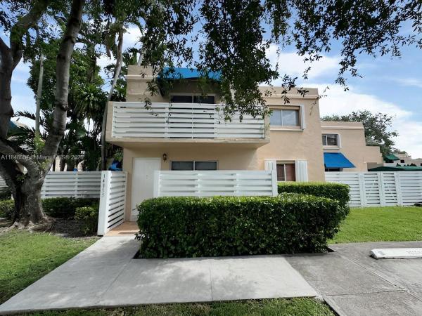 Arbor Courts, 14355 SW 97th Ln, The Hammocks, Florida 33186, image 3