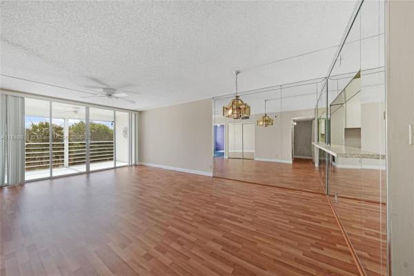 Sabal Palm Of Pine Island Ridge, 1831 Sabal Palm Dr #404, Davie, Florida 33324, image 2