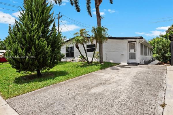 Playland Village, 3711 SW 58th Ave, Davie, Florida 33314, image 2
